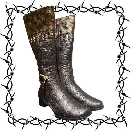 Vintage leather golden pattern boots.