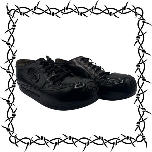 Vintage Swear London skate shoes in black color wave
