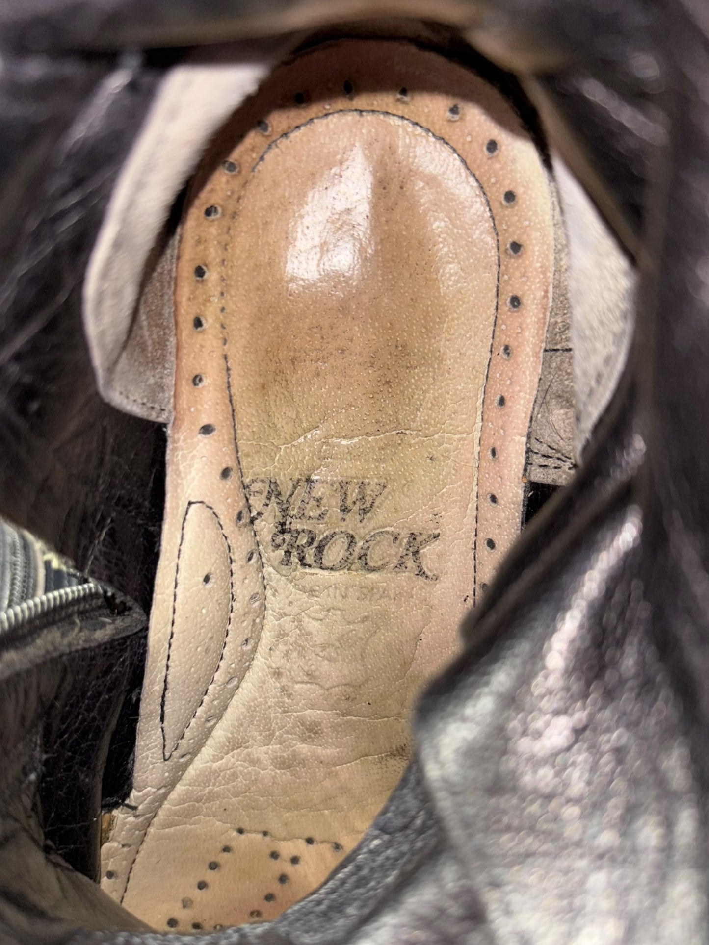 SUPER RARE vintage New Rock red dragon boots