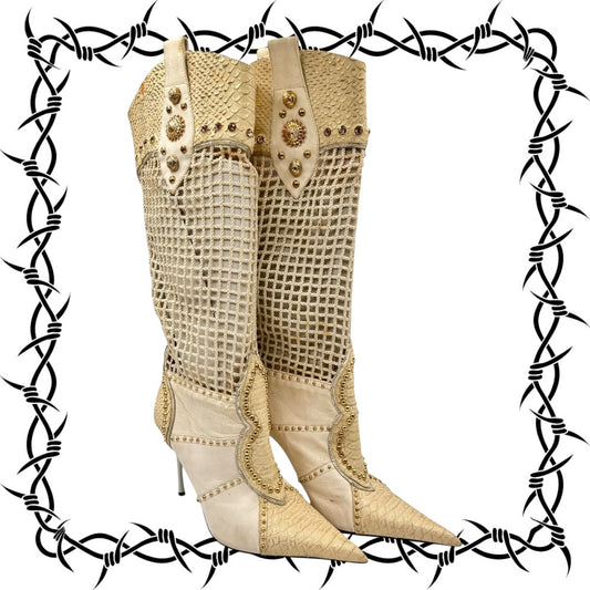 Beautiful El Dantes vintage gold colored pointy leather boots