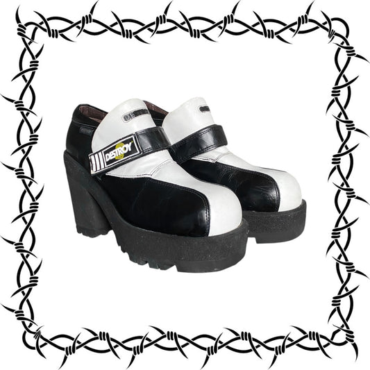 Vintage Destroy black and white leather loafers