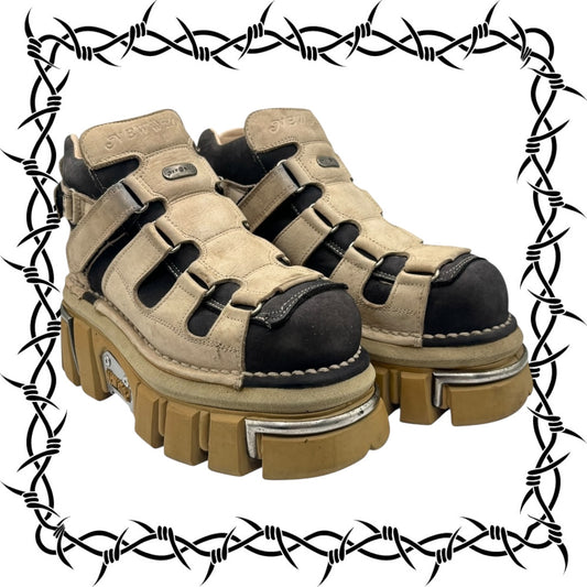 New Rock beige/black platform boots