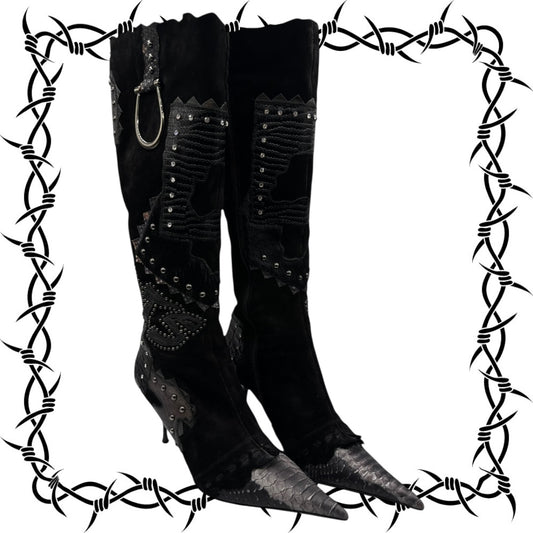 Beautiful vintage El Dantes black colored pointy leather boots